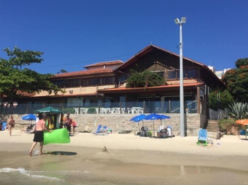 Casa de hóspedes Dos Golfinhos 3*